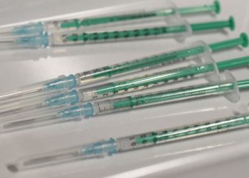 EMA, AstraZeneca’nın Covid-19 aşısının ‘nadir yan etkisine’ Guillain-Barre Sendromu’nu ekledi