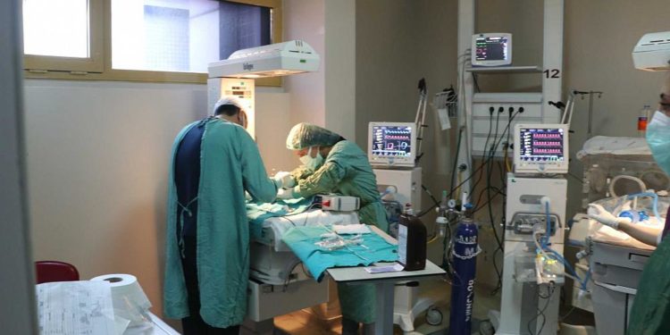 Al-Monitor: Türkiye, Suriyeliler için ücretsiz tıbbi tedaviyi askıya aldı