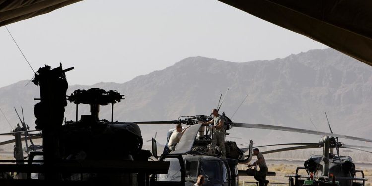 Özbekistan, Taliban’dan kaçan Afgan pilotları üçüncü bir ülkeye sınır dışı etti