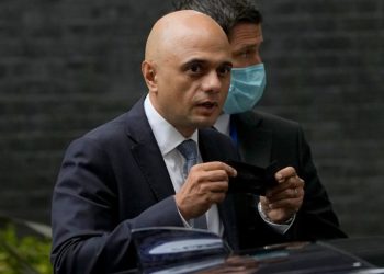 İngiltere: Kış ayları öncesinde aşı pasaportu uygulaması kalkacak