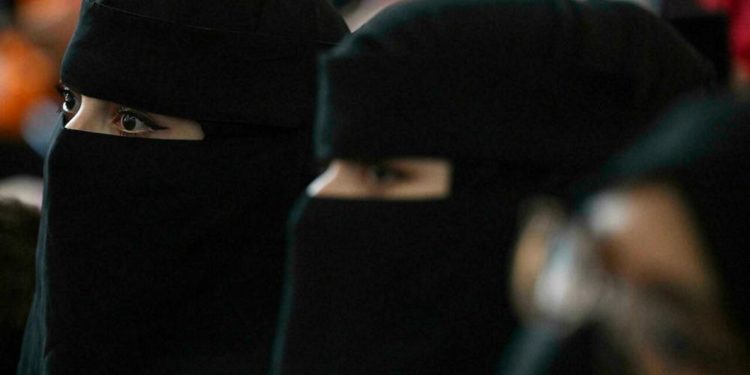 Taliban’dan üniversite öğrencisi kızlara ‘yüzlerini peçe ile kapatma’ talimatı