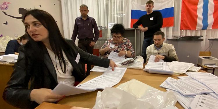 Rusya’da muhalefetten ‘kitlesel seçim sahtekarlığı’ suçlaması