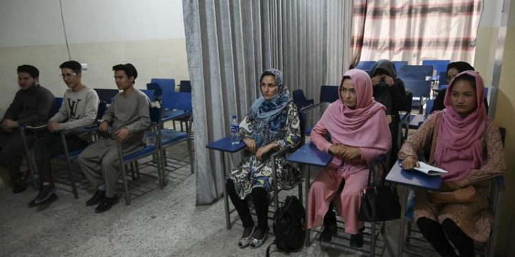 Afganistan’da eğitim – öğretim yılı ‘Taliban yöntemleri’ altında başladı