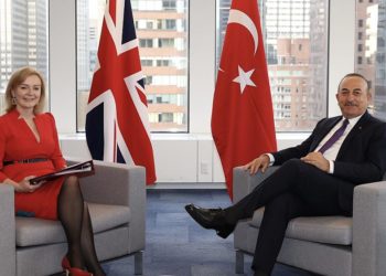 Çavuşoğlu: İngiltere ile aşı sertifikalarının karşılıklı tanınması konusunda birlikte çalışacağız