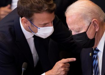 Macron ve Biden’ın görüşmesi sonrası Fransa’nın Washington Büyükelçisi görevine dönüyor