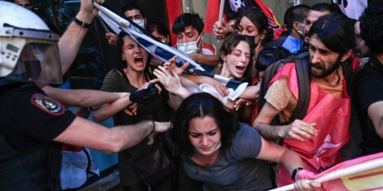 CFWIJ, Türkiye’de kadın gazetecilere yönelik polis şiddetinin bitmesi için imza kampanyası başlattı