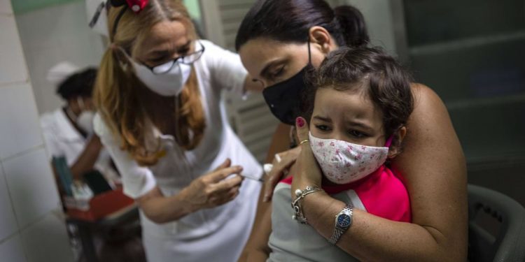 Küba, 2-10 yaş arası çocukları kendi ürettiği Covid-19 aşısı ile aşılamaya başladı
