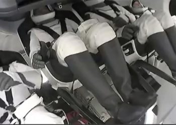 İçinde astronot olmayan SpaceX kapsülü fırlatıldı: Turistlerin üç günlük uzay macerası başladı