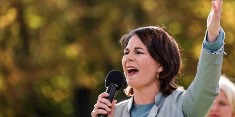 Almanya tarihindeki en genç Başbakan adayı Annalena Baerbock, Merkel’in halefi olabilecek mi?