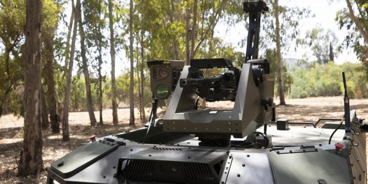 İsrailli savunma şirketi ‘şimdiye kadarki en gelişmiş’ yarı otonom silahlı robotunu tanıttı