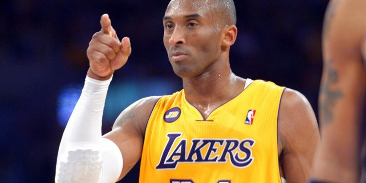 Kobe Bryant’ın tasarladığı saat ve imzalı ayakkabısı 10 milyon dolara açık artırmaya çıkacak