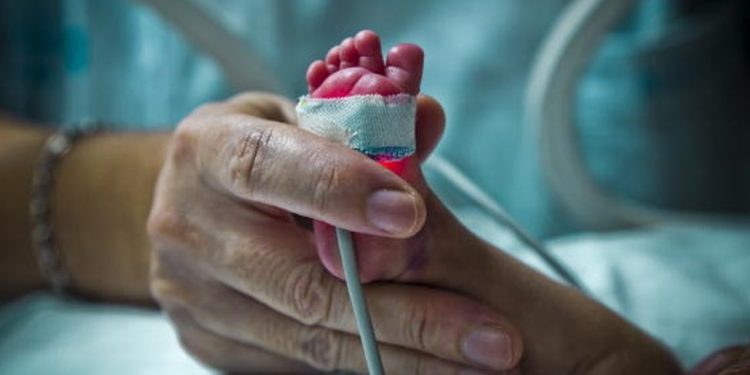 İspanya'da doğum sonrası yanlış aileye verilen bebek, 19 yıl sonra dava açtı