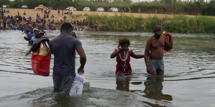 ABD'nin Haiti Özel Temsilcisi, 'Göçmenlerin sınır dışı edilmesi insanlık dışı' diyerek istifa etti