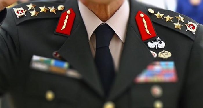 3 general daha emekliliğini istedi