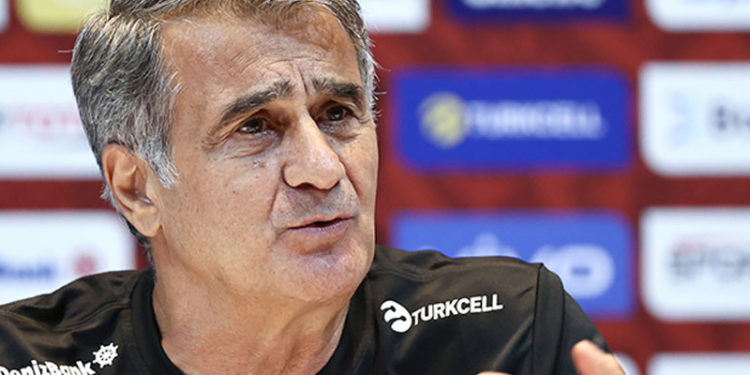 A Milli Futbol Takımı'yla yolları ayrılan Şenol Güneş: Namusumuzla geldik, namusumuzla gidiyoruz