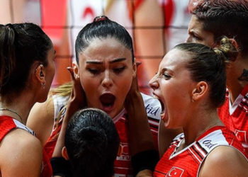 A Milli Kadın Voleybol Takımı 2021 Avrupa Şampiyonasında yarı finale yükseldi