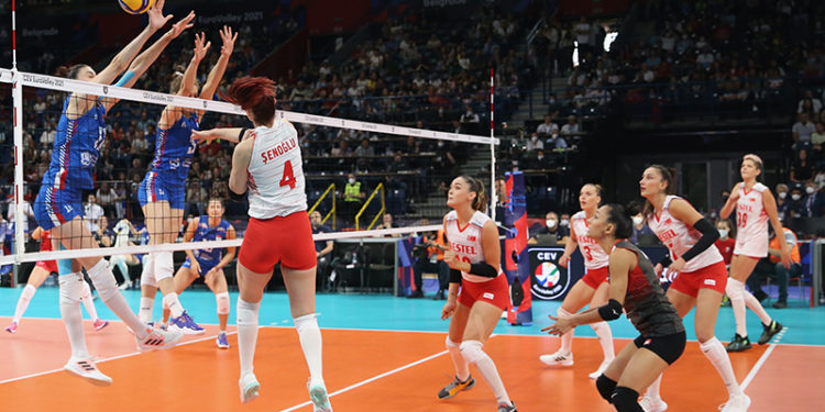 A Milli Kadın Voleybol Takımı, yarı finalde Sırbistan'a kaybetti