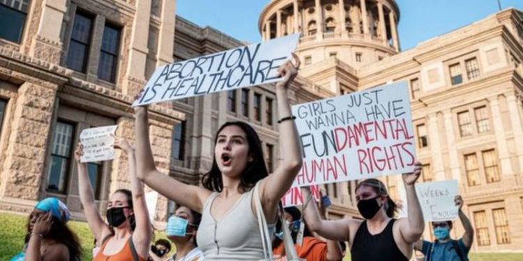 ABD Adalet Bakanlığı, Teksas'taki kürtaj yasağına karşı dava açtı