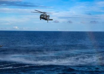 ABD donanmasına ait helikopter okyanusa d&uuml;şt&uuml;
