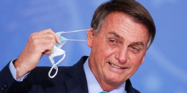 ABD dönüşü karantinaya giren Bolsonaro'nun Koronavirüs testi negatif çıktı