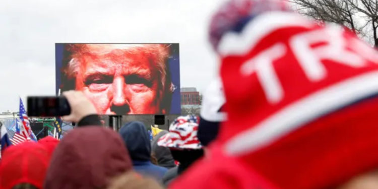 "ABD'nin en yüksek rütbeli generali, Trump'ın Çin'le nükleer savaş başlatacağından korkuyordu"