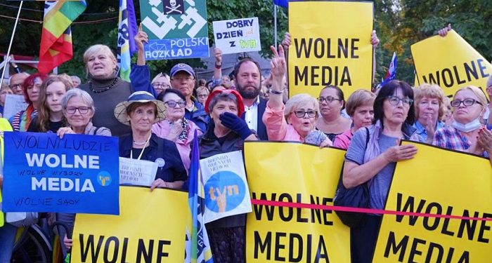 AB’den Polonya’ya kınama: Basın özgürlüğüne saldırılar son bulsun