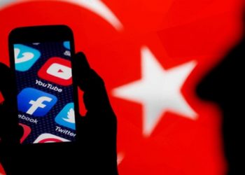 AK Parti sosyal medya d&uuml;zenlemesinde ısrarcı