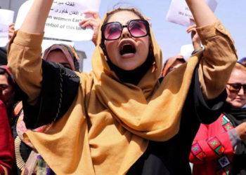 Afgan kadınlar: Eskiden Taliban her şeyi yaptı, biz sustuk, şimdi susmayacağız