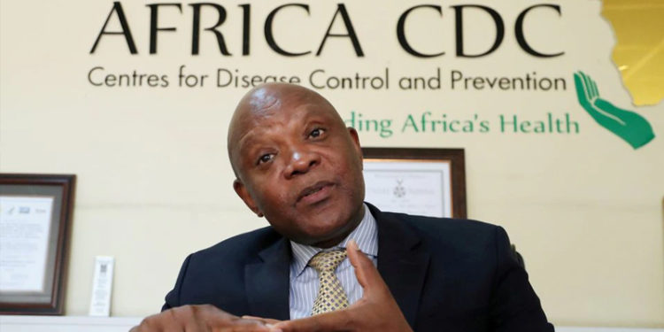 Afrika Birliği: İngiltere, Afrika'ya gönderdiği aşıları olanları aşılı saymıyor