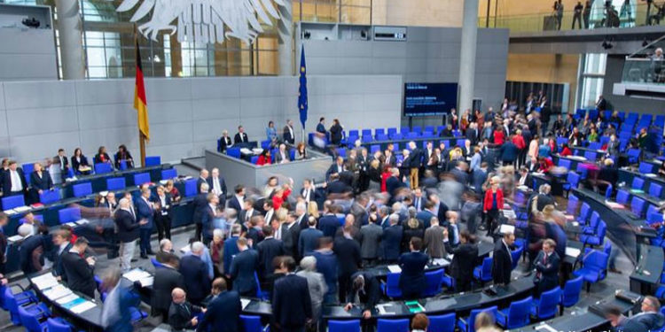 Alman meclisinde göçmenlerin oranı arttı