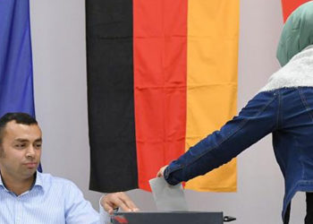 Almanya'da başörtüsü nedeniyle bazı kadınların oy kullanmalarına izin verilmedi