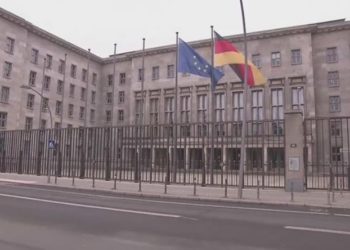 Almanya’da seçime 2 hafta kala maliye ve adalet bakanlıklarında arama