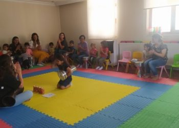 Anadilde müziği renklerle öğreniyorlar