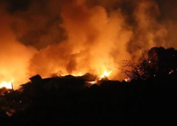 Ankara’da köyde yangın çıktı: 8 ev, 5 samanlık küle döndü