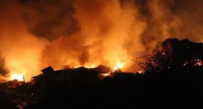 Ankara’da köyde yangın çıktı: 8 ev, 5 samanlık küle döndü