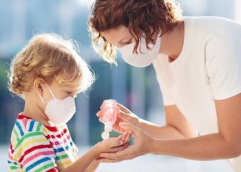 Araştırma: Her 10 çocuktan birinde iyileştikten sonra da Covid-19 semptomları görülüyor