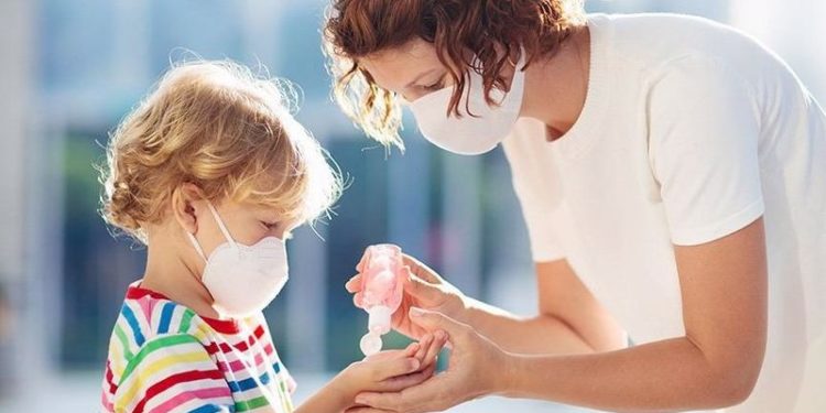 Araştırma: Her 10 çocuktan birinde iyileştikten sonra da Covid-19 semptomları görülüyor