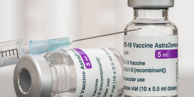 AstraZeneca'nın Covid-19 aşısının 'nadir yan etkisine' nörolojik bozukluk ekledi