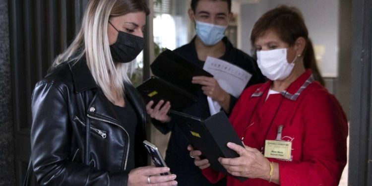 Avrupa'da ilk; İtalya'da Covid sağlık sertifikası tüm sektörlerde, her çalışan için zorunlu hâle geliyor