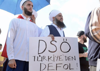 Aşı karşıtları Maltepe’de buluştu: Bu oyunu bozacağız!