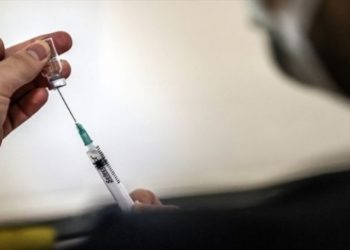 Aşı karşıtlarından İstanbul'da miting