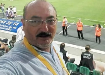 Aşı karşıtı gazeteci Kes, Koronavirüs nedeniyle hayatını kaybetti