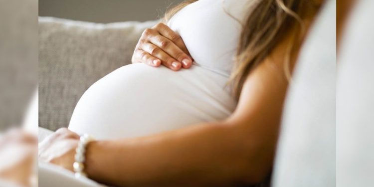 Aşı olmayan 12 hamile Covid-19'dan hayatını kaybetti