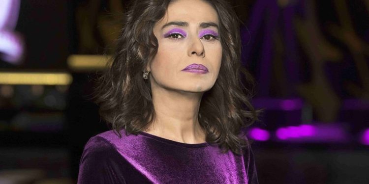 Aşı ve PCR testine karşı olan Tilbe'nin konseri iptal edildi