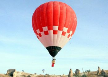 Aşı yaptıran 100 kişiye çekilişle balon turu hediye edilecek