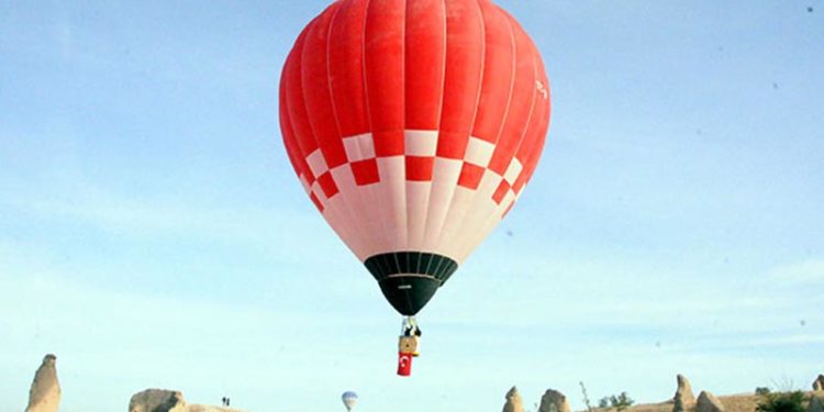 Aşı yaptıran 100 kişiye çekilişle balon turu hediye edilecek