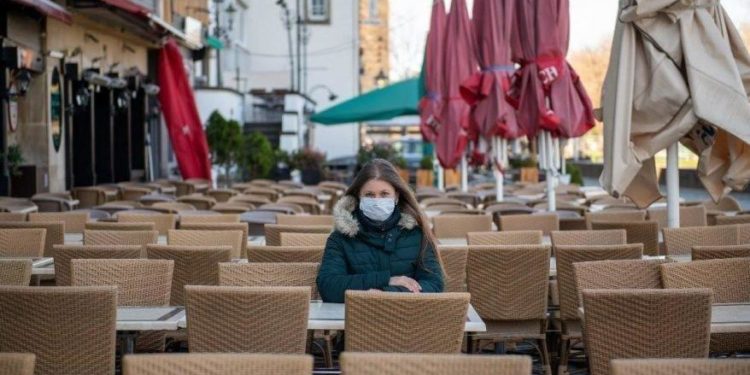 Aşısızlara ayrı bölüm, AVM'ye girişte PCR testi; yeni Koronavirüs tedbirleri masada