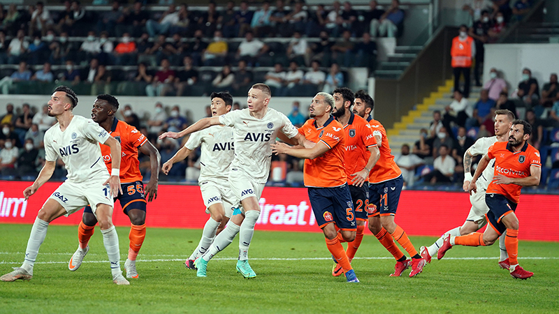 Başakşehir, ilk galibiyetini Fenerbahçe karşısında aldı