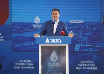 Babacan: Çocukların oynadığı alanda panzer varsa Kürt meselesi vardır