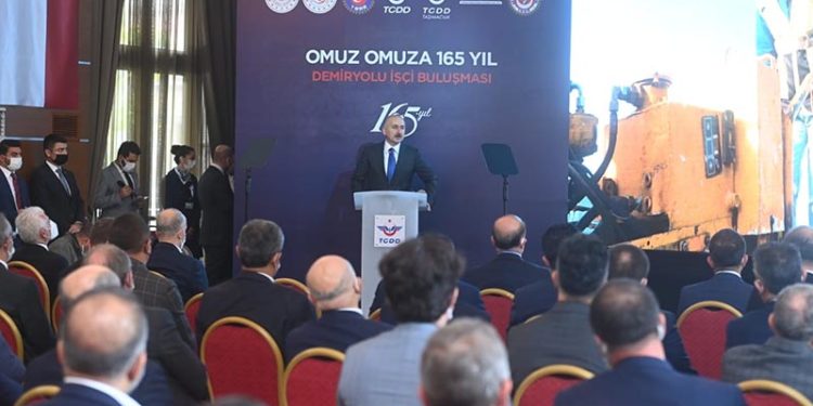 Bakan Karaismailoğlu: Ankara- İstanbul YHT'de seyahat süresi 40 dakika daha kısalacak